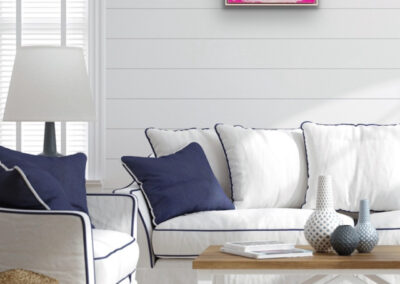 Resin-Kunstwerk „FLOW OF MEMORY“ – abstraktes Werk mit rosa und türkisfarbenen Wellen, Symbol für Erinnerung und Bewegung.